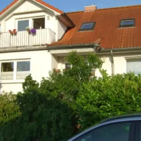 Haus Ostseesprung - Victoria Im Souterrain Mit Terrasse Und Gem Garten شقة