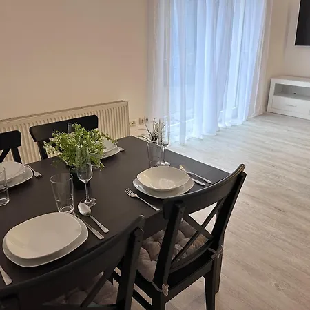 Apartment Haus Ostseesprung - Victoria Im Souterrain Mit Terrasse Und Gem Garten *