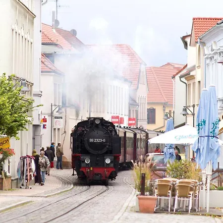 Haus Ostseesprung - Victoria Im Souterrain Mit Terrasse Und Gem Garten باد دوبيران