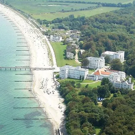 Haus Ostseesprung - Victoria Im Souterrain Mit Terrasse Und Gem Garten * باد دوبيران