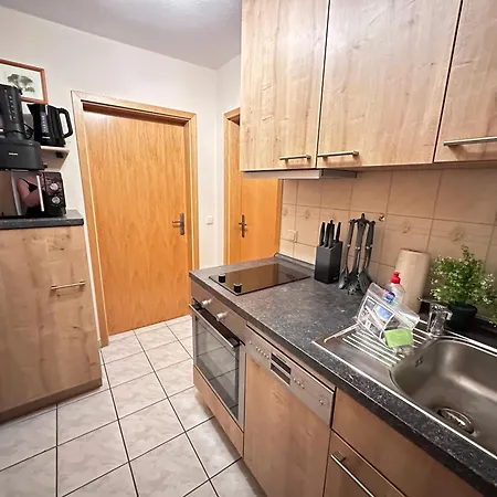 Haus Ostseesprung - Victoria Im Souterrain Mit Terrasse Und Gem Garten Apartment *