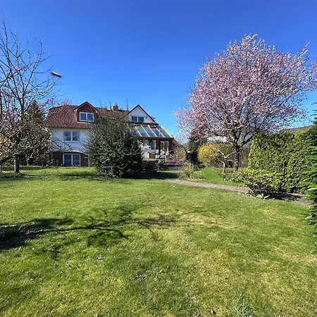 Haus Ostseesprung - Victoria Im Souterrain Mit Terrasse Und Gem Garten شقة